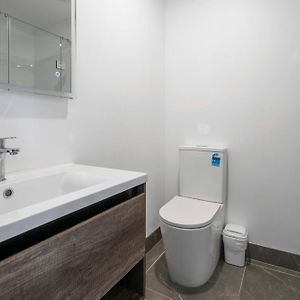 Standard Queen Room Round Trip Airport Transfer
